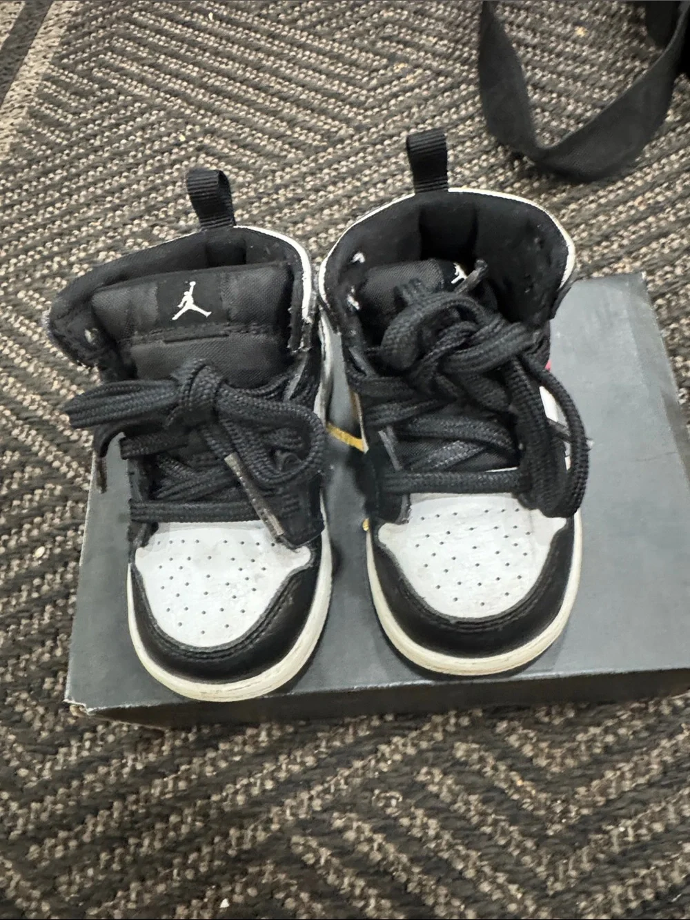 Nike Kids Black, White & Red Sneakers